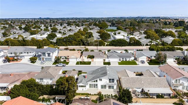 20761 Mission Ln, Huntington Beach, CA 92646