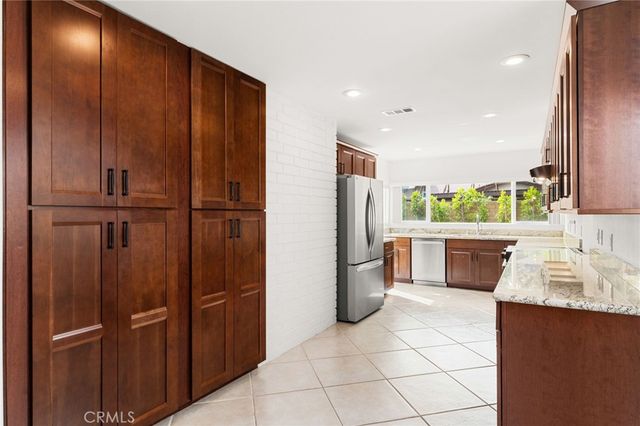 20761 Mission Ln, Huntington Beach, CA 92646