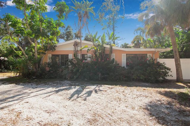 144 GARDEN LANE, Sarasota, FL 34242