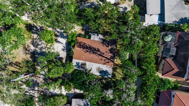 144 GARDEN LANE, Sarasota, FL 34242