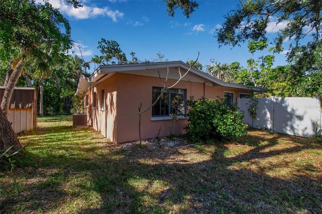 144 GARDEN LANE, Sarasota, FL 34242