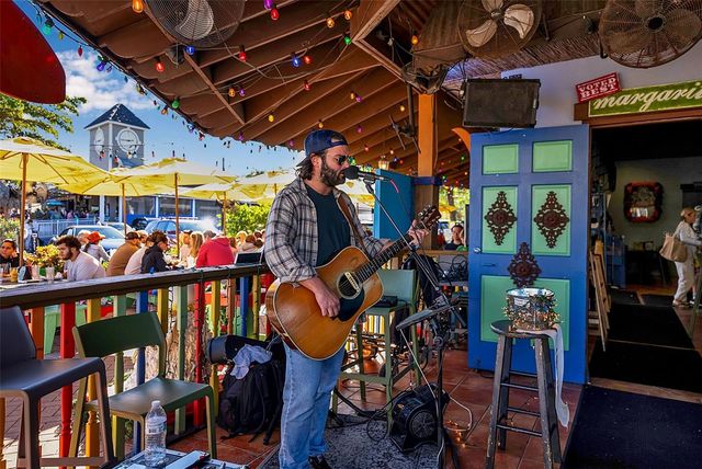 144 GARDEN LANE, Sarasota, FL 34242