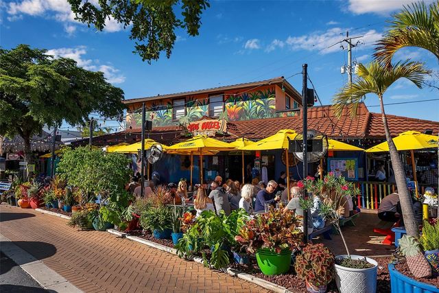 144 GARDEN LANE, Sarasota, FL 34242