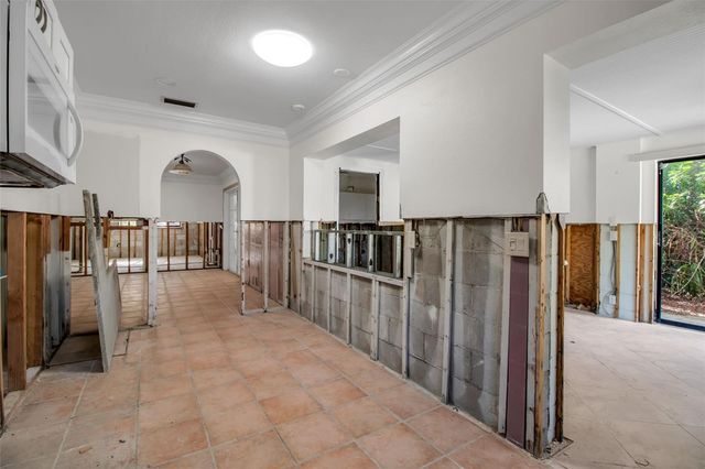 144 GARDEN LANE, Sarasota, FL 34242