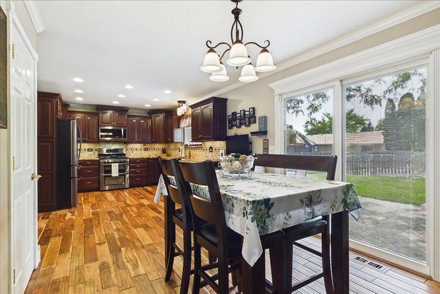 816 Belle Plaine Avenue, Gurnee, IL 60031