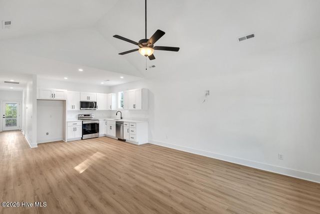 302 Pine Court, Hampstead, NC 28443