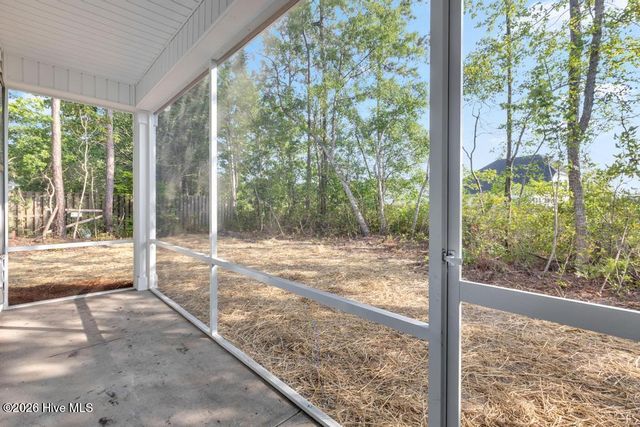 302 Pine Court, Hampstead, NC 28443