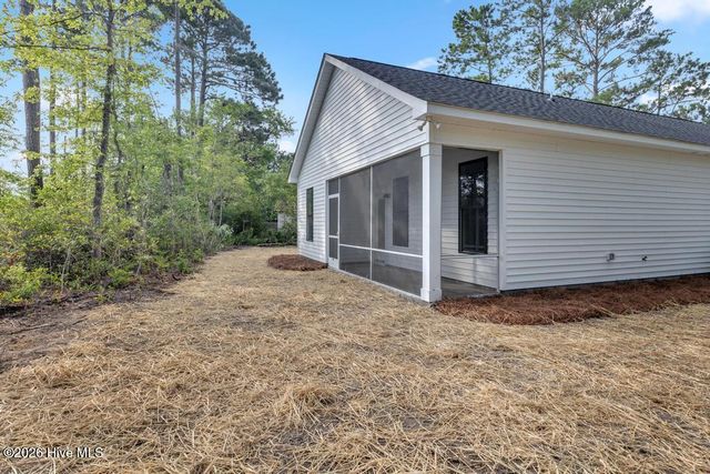 302 Pine Court, Hampstead, NC 28443