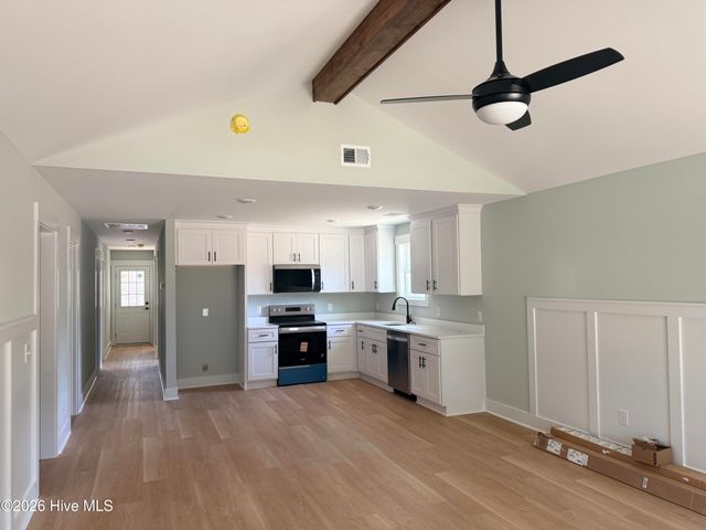 302 Pine Court, Hampstead, NC 28443