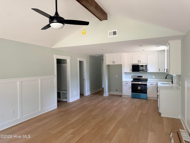302 Pine Court, Hampstead, NC 28443