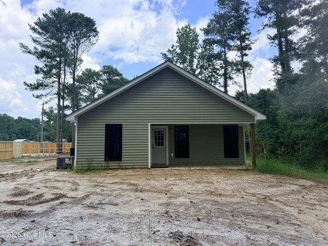 302 Pine Court, Hampstead, NC 28443