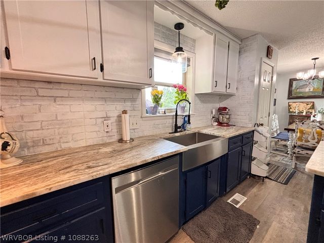 8811 Sebastian Court, Hackett, AR 72937