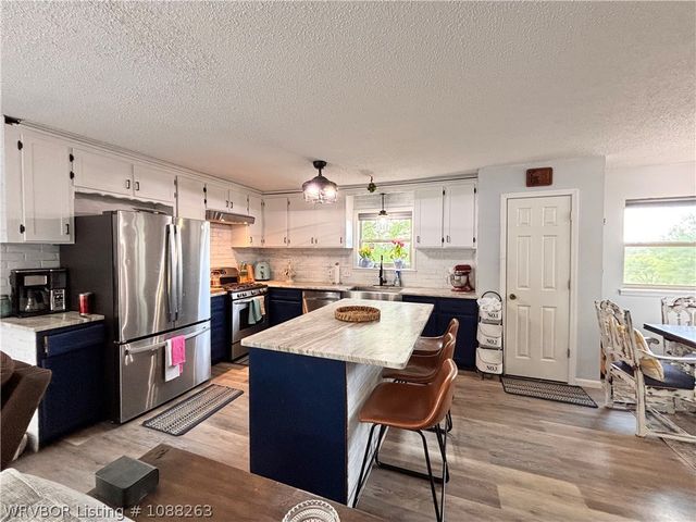 8811 Sebastian Court, Hackett, AR 72937