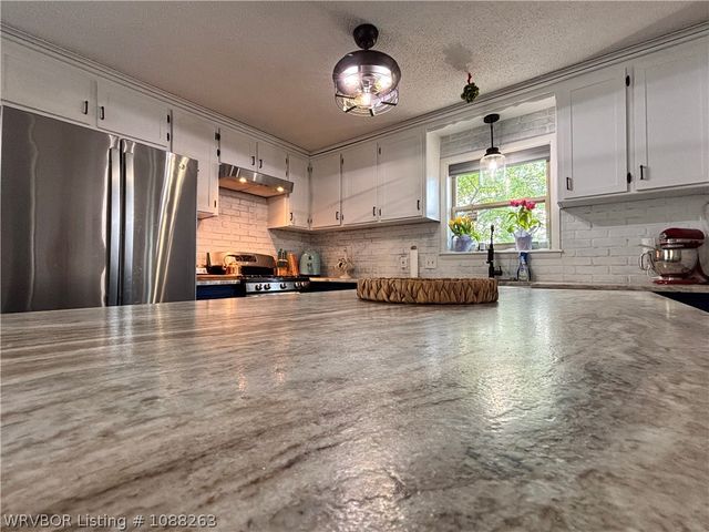 8811 Sebastian Court, Hackett, AR 72937