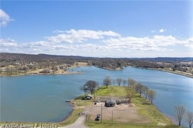 8811 Sebastian Court, Hackett, AR 72937