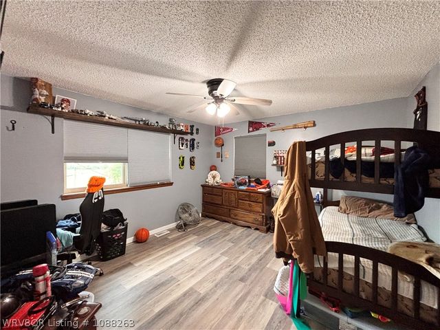 8811 Sebastian Court, Hackett, AR 72937