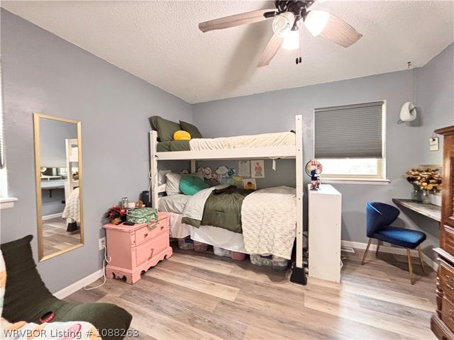 8811 Sebastian Court, Hackett, AR 72937