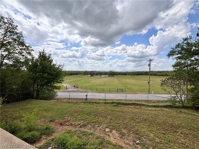 8811 Sebastian Court, Hackett, AR 72937