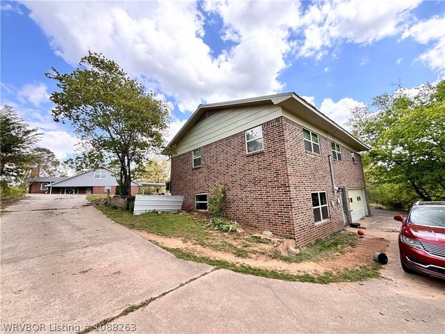 8811 Sebastian Court, Hackett, AR 72937