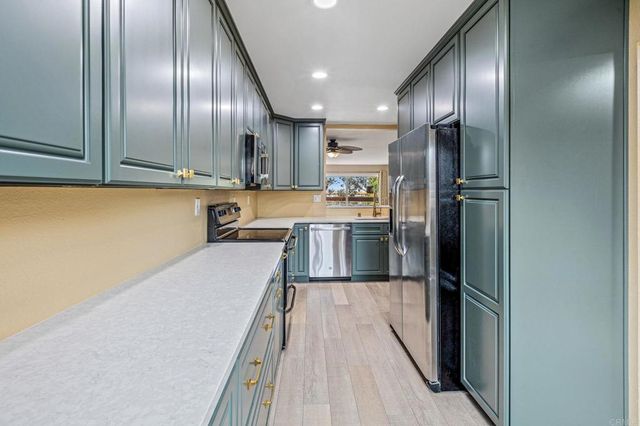 7245 Navajo Road, San Diego, CA 92119
