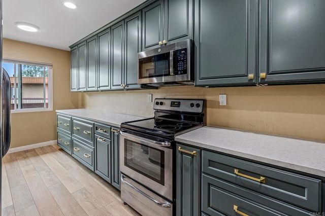 7245 Navajo Road, San Diego, CA 92119