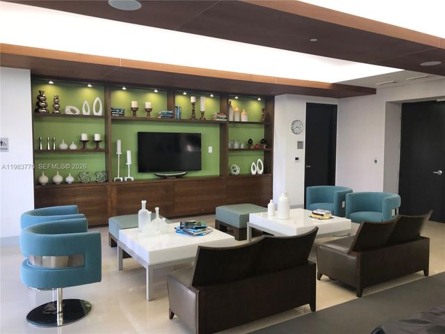 55 SE 6th St 2003, Miami, FL 33131