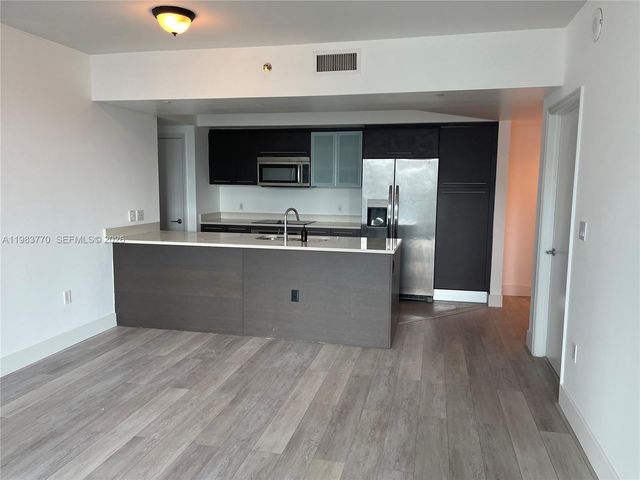 55 SE 6th St 2003, Miami, FL 33131