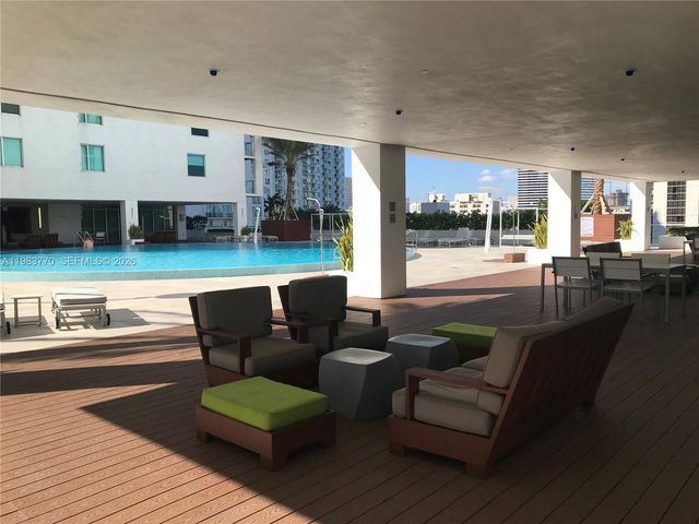 55 SE 6th St 2003, Miami, FL 33131