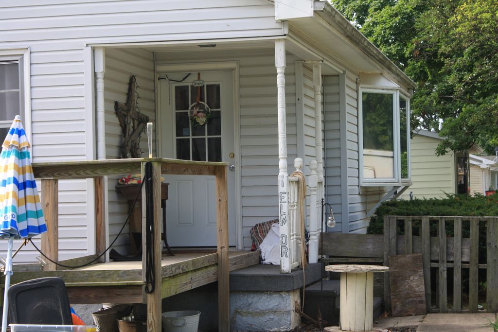 1 Elm Drive, Bethany, IL 61914