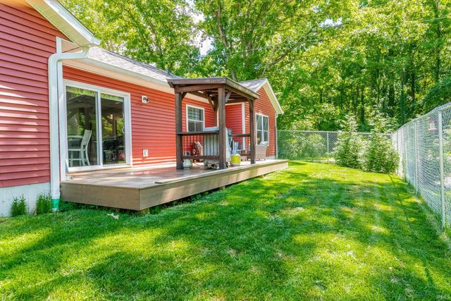 1062 E Ruby Creek Drive, Ellettsville, IN 47429