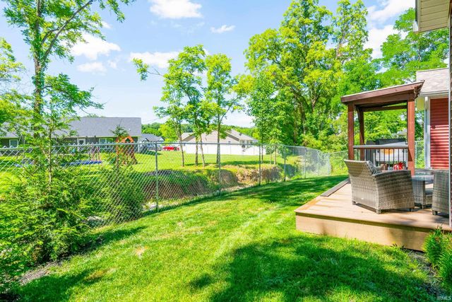 1062 E Ruby Creek Drive, Ellettsville, IN 47429