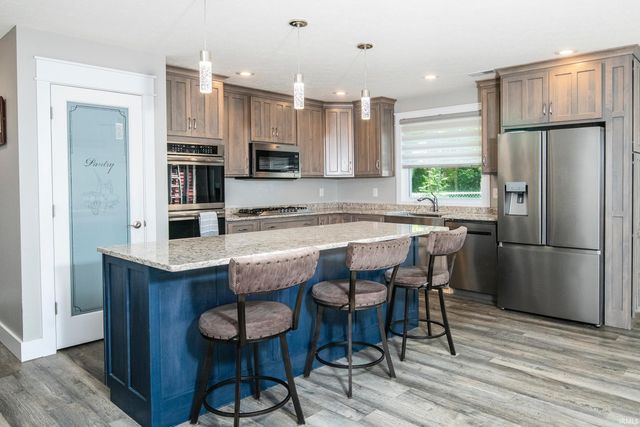 1062 E Ruby Creek Drive, Ellettsville, IN 47429