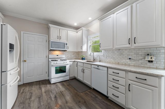 4989 N Remington Square, La Porte, IN 46350