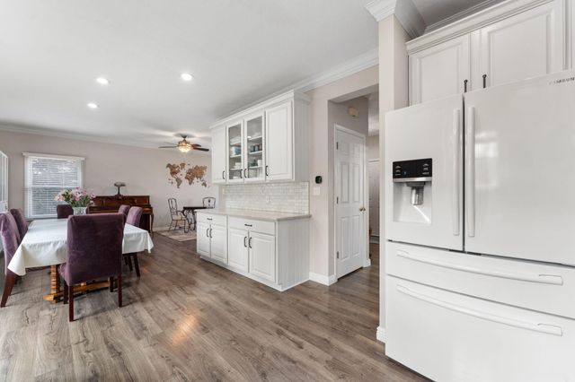 4989 N Remington Square, La Porte, IN 46350