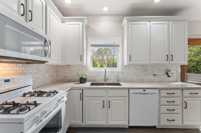 4989 N Remington Square, La Porte, IN 46350