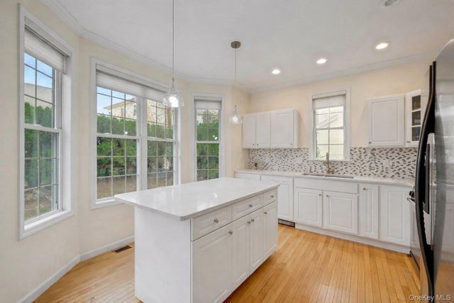 33 Valimar Boulevard, White Plains, NY 10603