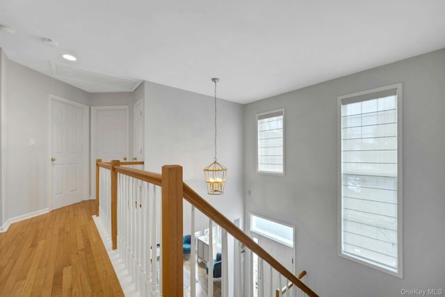 33 Valimar Boulevard, White Plains, NY 10603