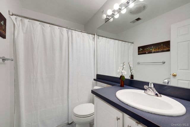 33 Valimar Boulevard, White Plains, NY 10603