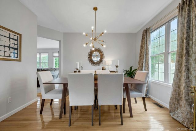 33 Valimar Boulevard, White Plains, NY 10603