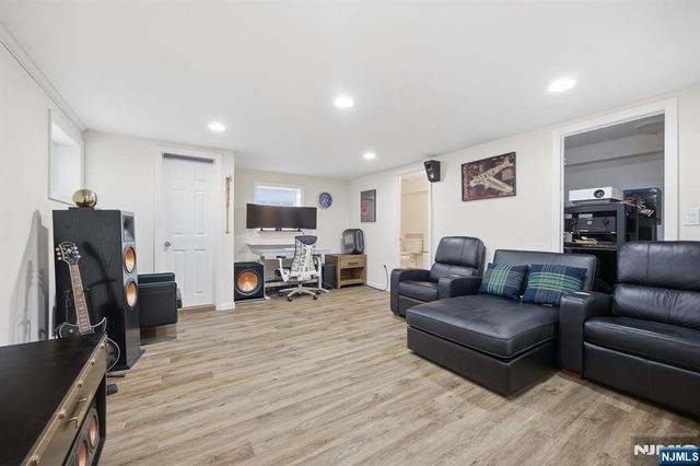 364 W Clinton Avenue, Tenafly, NJ 07670