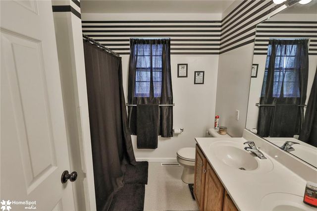 5016 Foxrun Lane, Whitehall Twp, PA 18052