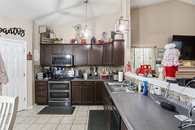 1073 Central Park Boulevard S, Greenwood, IN 46143