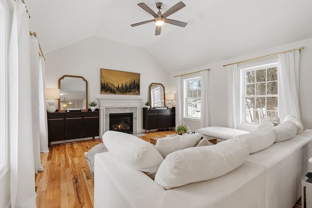 1180 Elm St Willow, Leominster, MA 01453