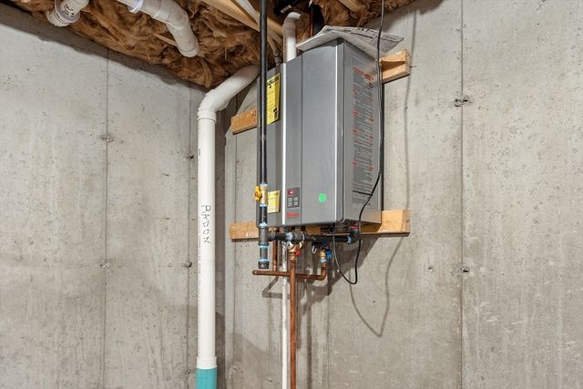 1180 Elm St Willow, Leominster, MA 01453