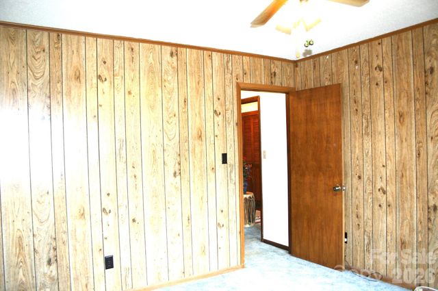 1647 Woodridge Circle, Hickory, NC 28602