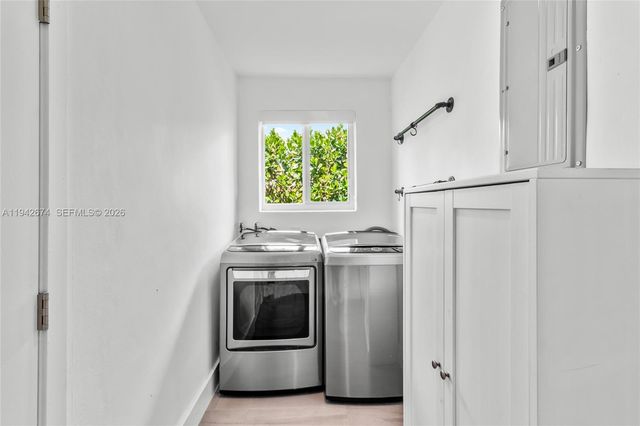 3855 SW 1st St, Miami, FL 33134