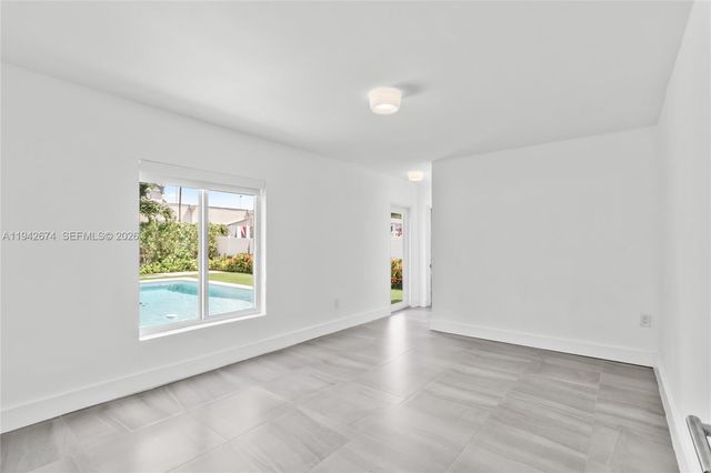 3855 SW 1st St, Miami, FL 33134