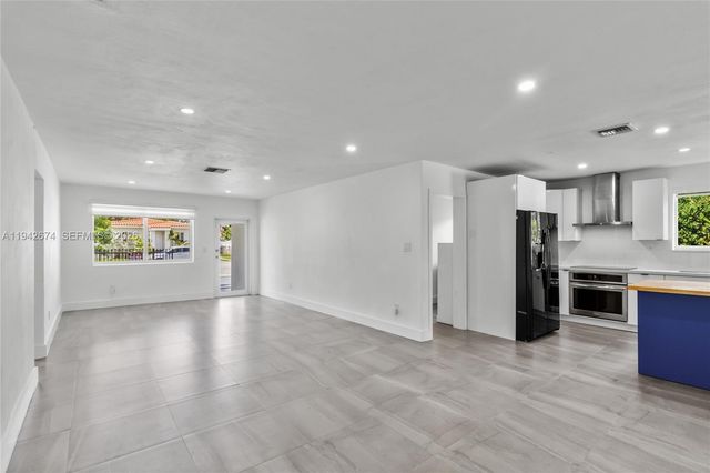 3855 SW 1st St, Miami, FL 33134