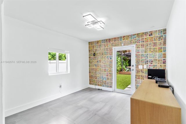 3855 SW 1st St, Miami, FL 33134