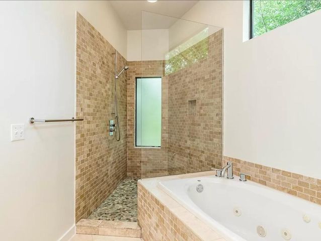 1907 W 30th ST B, Austin, TX 78703